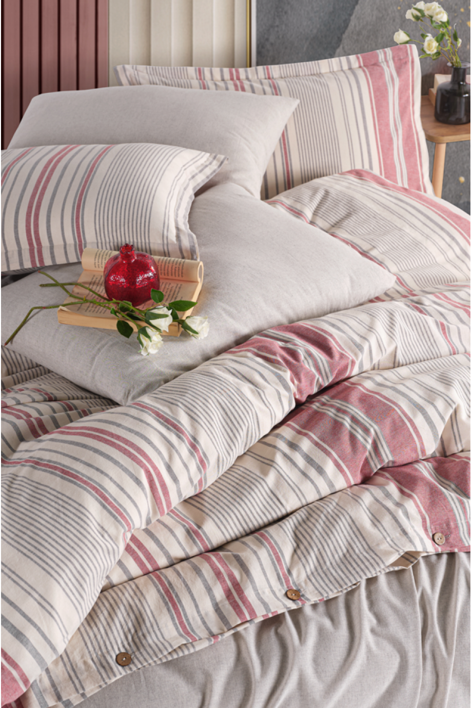 Çift Kişilik Çizgili Nevresim Takımı Regina Keten Açık Gri-Kırmızı Çift Kişilik Çizgili Nevresim Takımı Regina Keten Açık Gri-Kırmızı